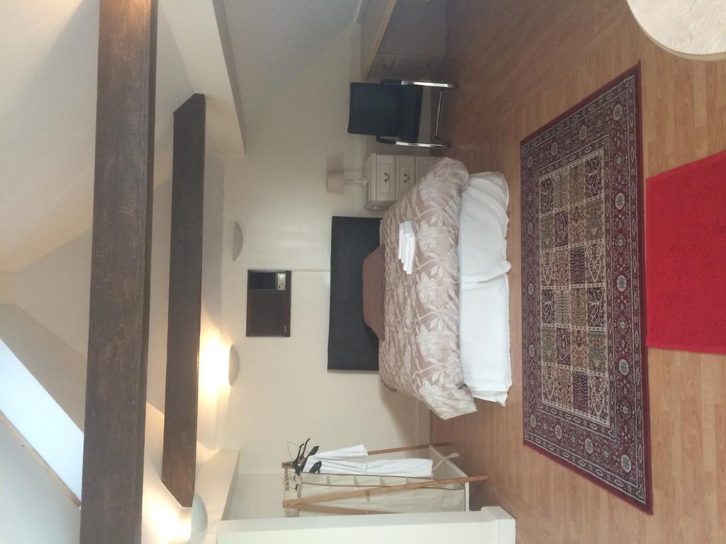 Harmondsworth Hall Guest House West Drayton  الغرفة الصورة