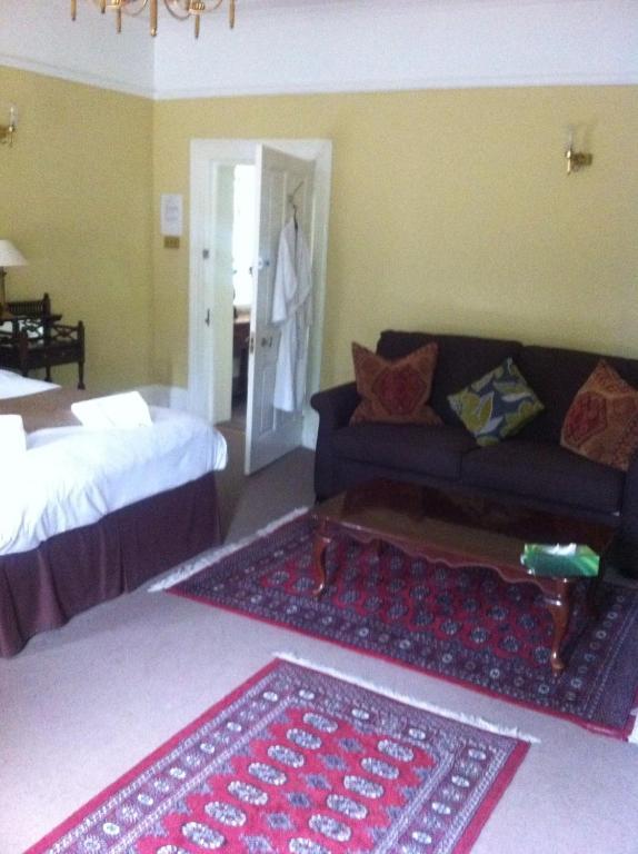 Harmondsworth Hall Guest House West Drayton  الغرفة الصورة