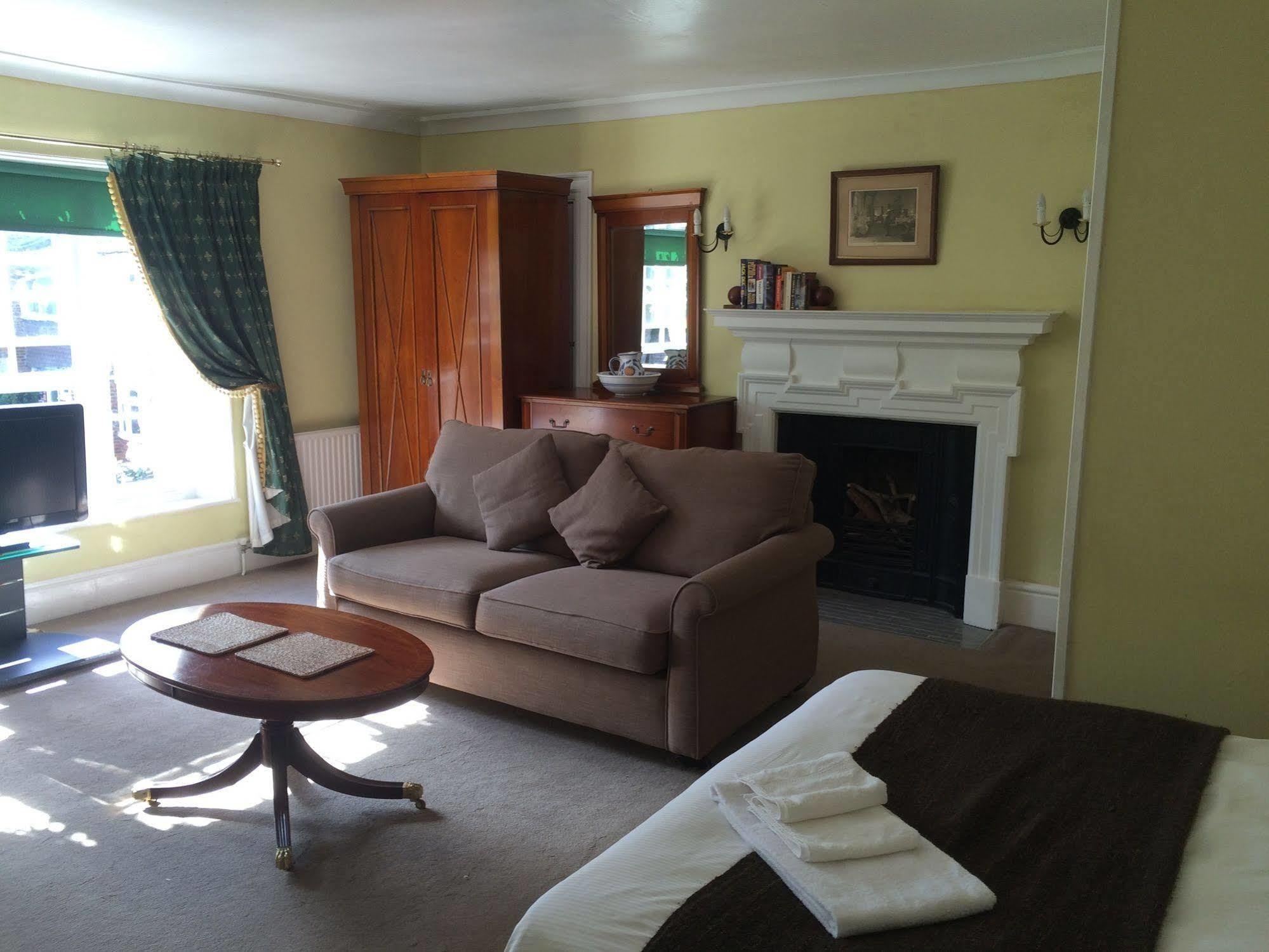 Harmondsworth Hall Guest House West Drayton  المظهر الخارجي الصورة